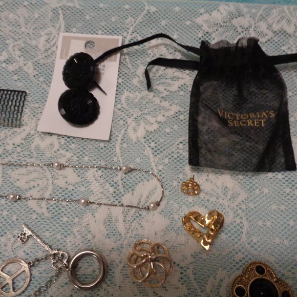 VINTAGE RETRO JEWELRY & PARTS BUTTONS SECRET BAG OLD SPOONJJ ETC. LOT - Picture 3 of 9